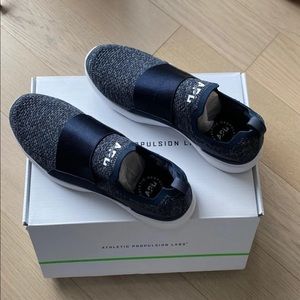 NIB men’s techloom bliss navy 8.5